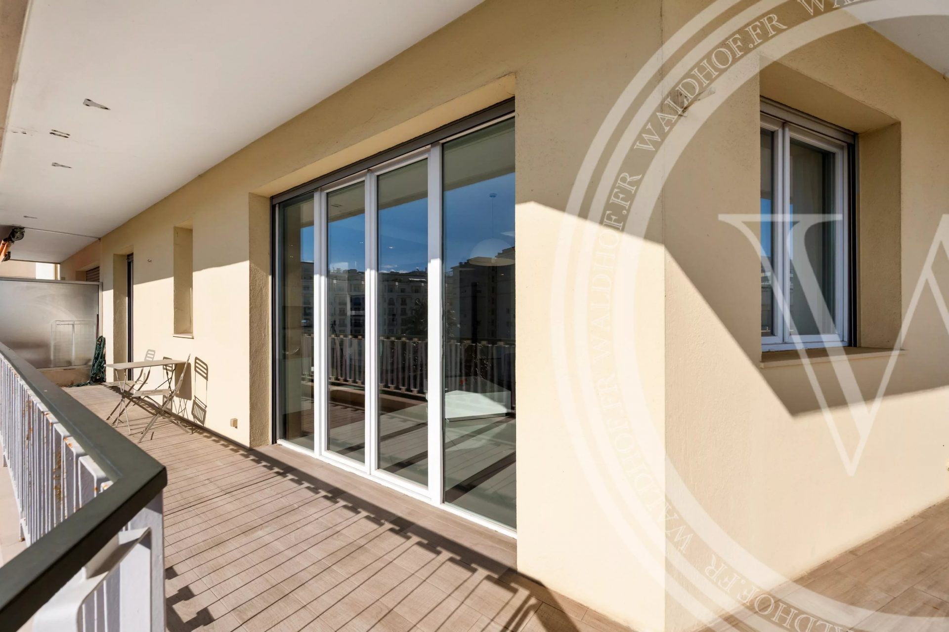 Fully Renovated 3-Room Apartment with Sea Views — photo 5