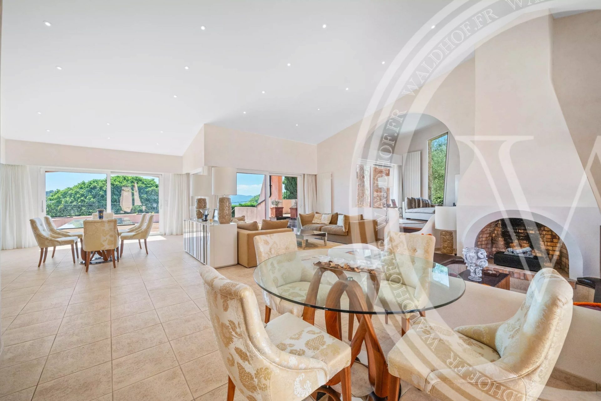 Majestic 600m² Provençal Estate with Panoramic Sea Views, Pool and 5 Suites — 20 Mins from Monaco — photo 5