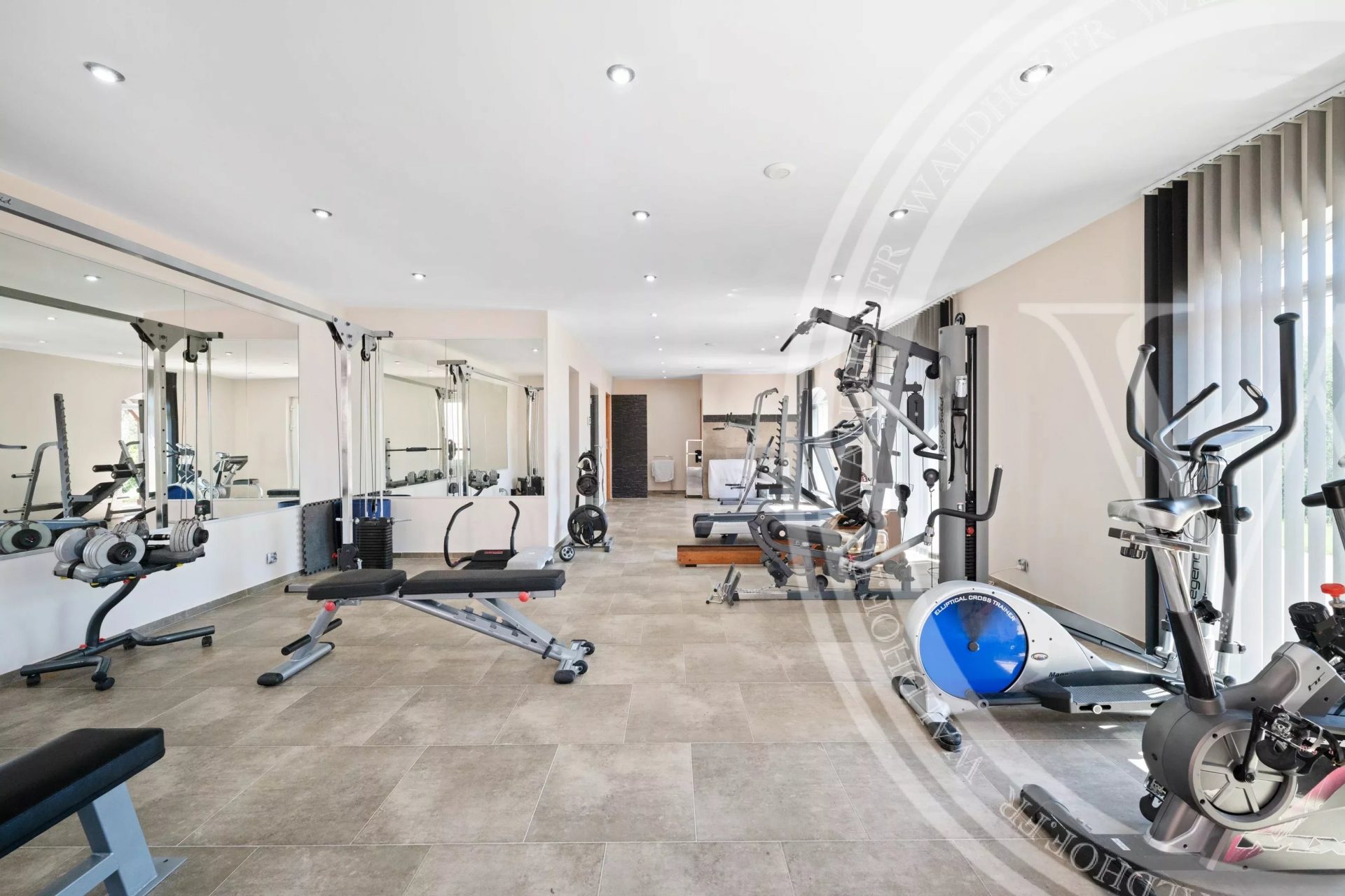 Majestic 600m² Provençal Estate with Panoramic Sea Views, Pool and 5 Suites — 20 Mins from Monaco — photo 14