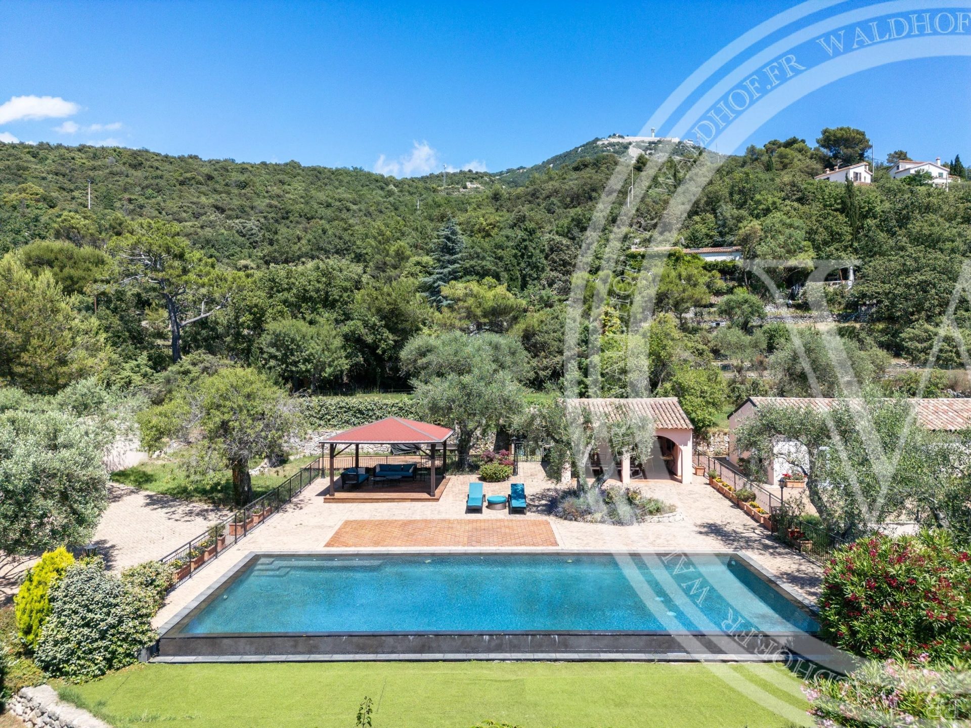 Majestic 600m² Provençal Estate with Panoramic Sea Views, Pool and 5 Suites — 20 Mins from Monaco — photo 50