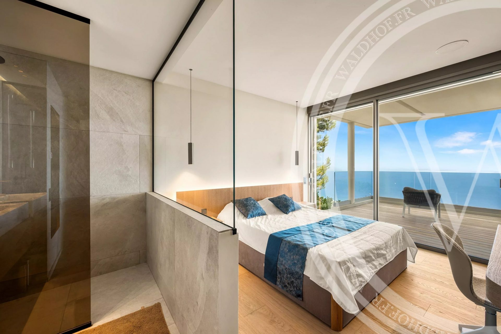 Luxury contemporary villa with sea view in Roquebrune-Cap-Martin — photo 13