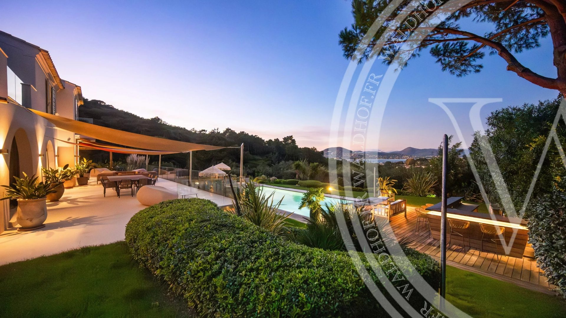 Exceptional Provencal villa with heliport and exclusive amenities — photo 5