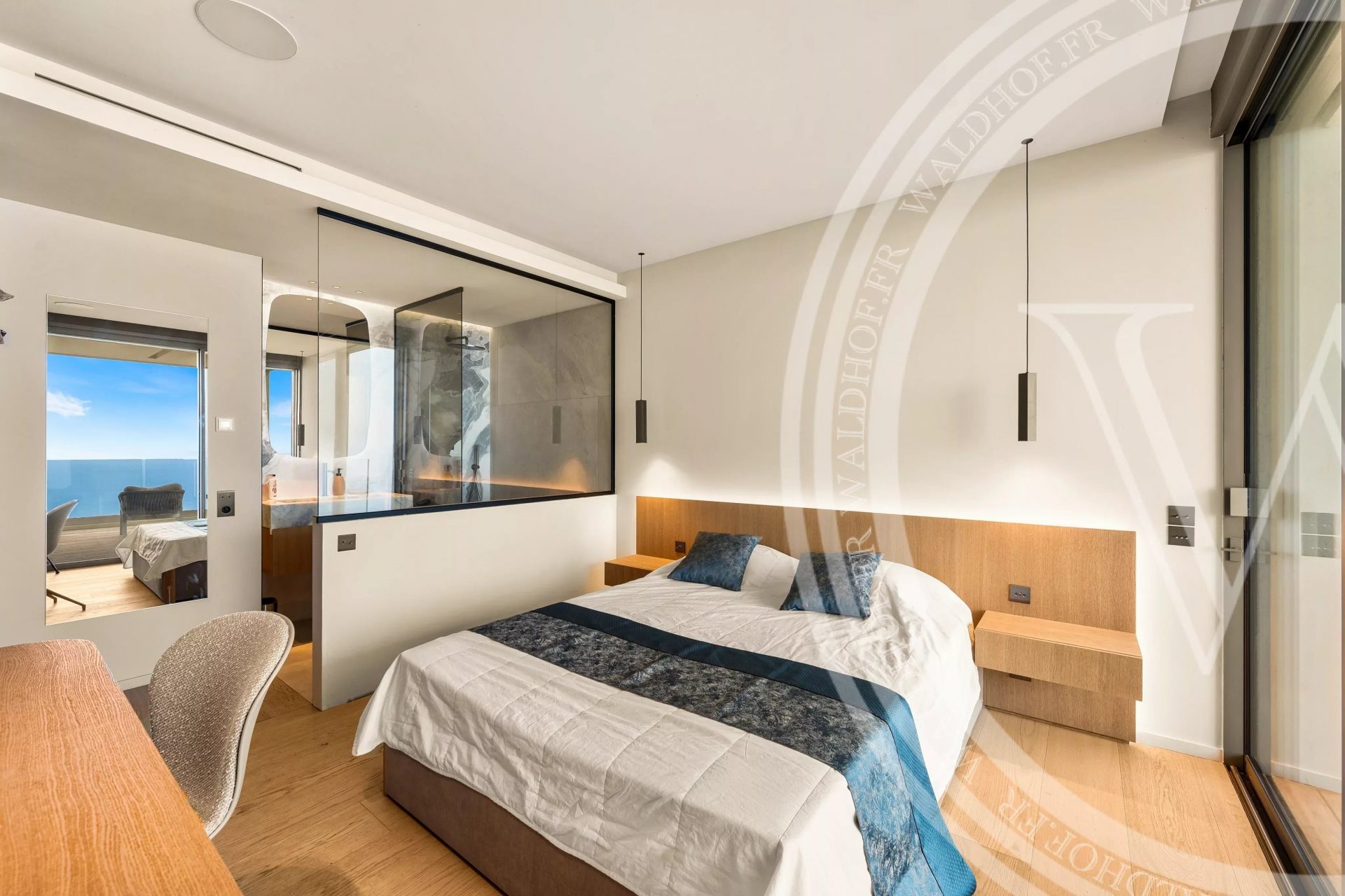 Luxury contemporary villa with sea view in Roquebrune-Cap-Martin — photo 14