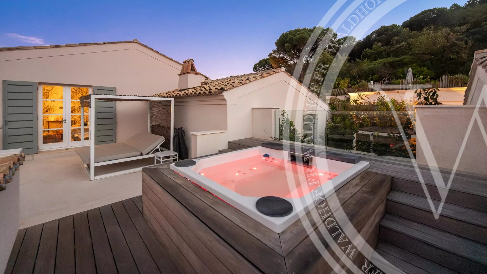 Exceptional Provencal villa with heliport and exclusive amenities — photo 16