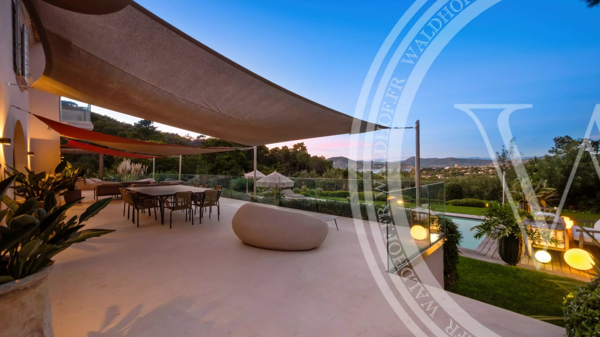 Exceptional Provencal villa with heliport and exclusive amenities — photo 8
