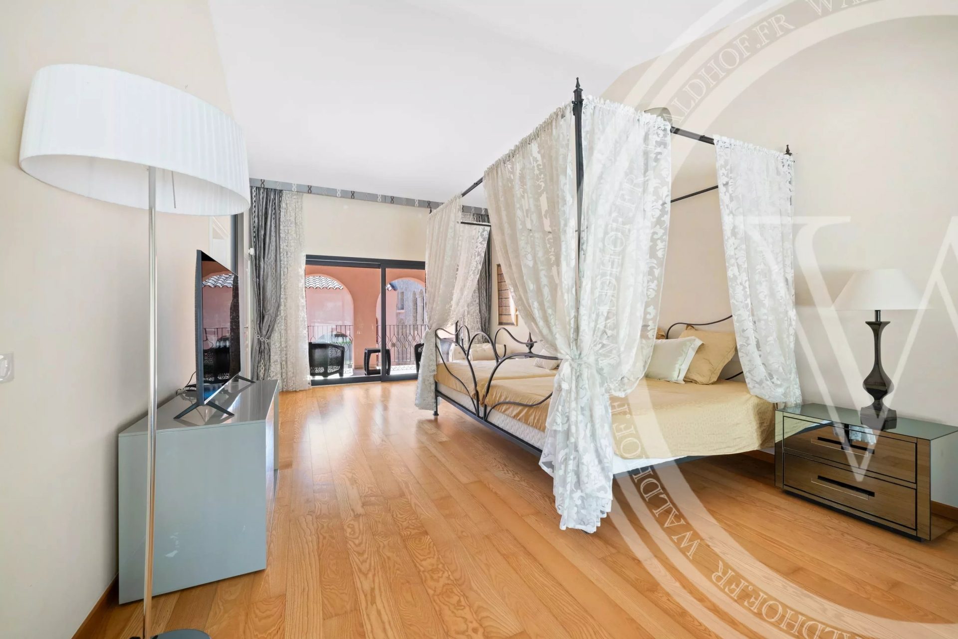 Majestic 600m² Provençal Estate with Panoramic Sea Views, Pool and 5 Suites — 20 Mins from Monaco — photo 41