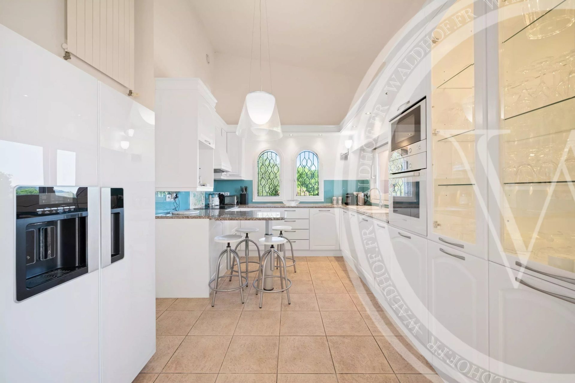 Majestic 600m² Provençal Estate with Panoramic Sea Views, Pool and 5 Suites — 20 Mins from Monaco — photo 6