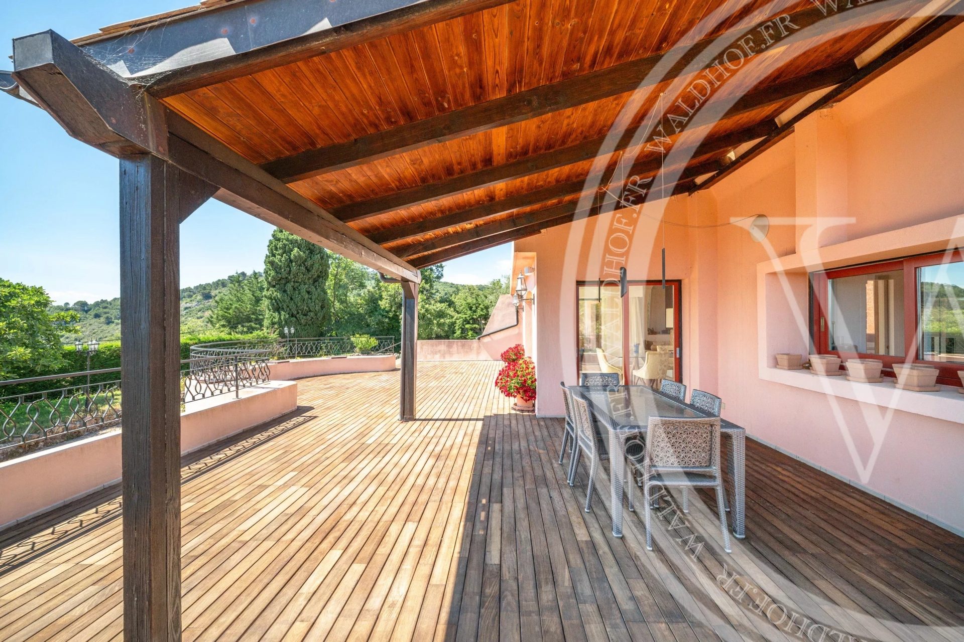 Majestic 600m² Provençal Estate with Panoramic Sea Views, Pool and 5 Suites — 20 Mins from Monaco — photo 22