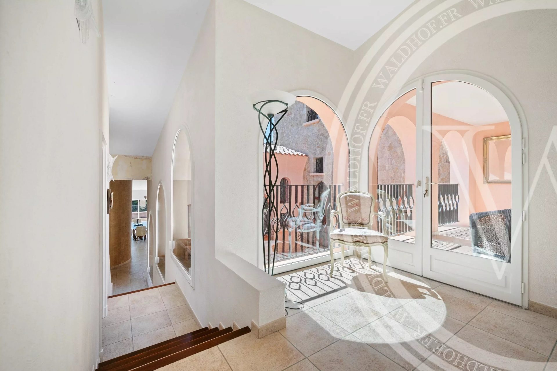 Majestic 600m² Provençal Estate with Panoramic Sea Views, Pool and 5 Suites — 20 Mins from Monaco — photo 40
