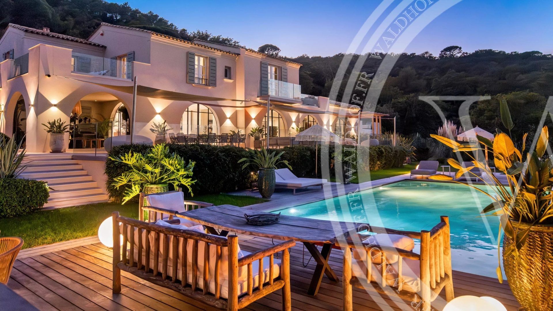 Exceptional Provencal villa with heliport and exclusive amenities — photo 3