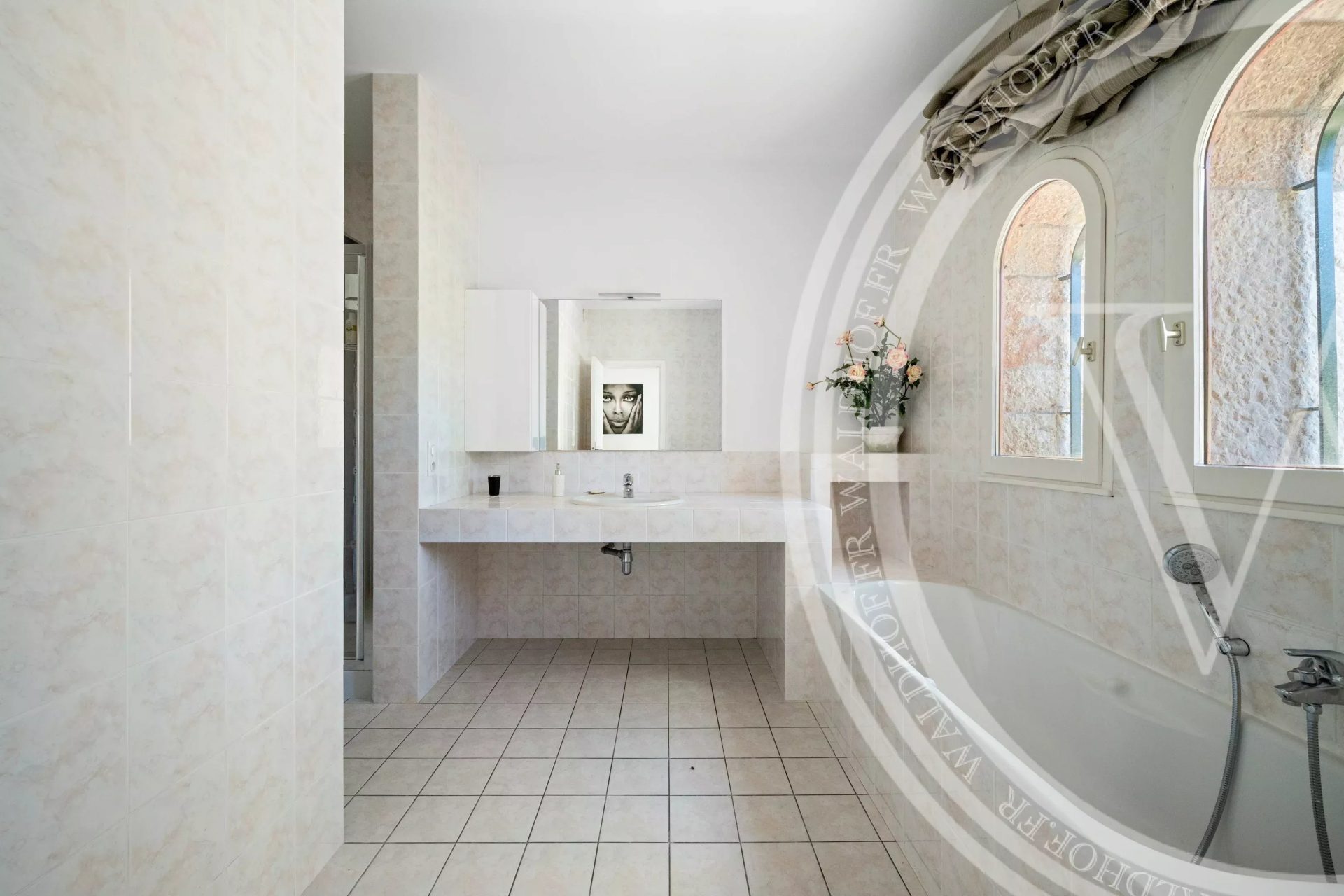 Majestic 600m² Provençal Estate with Panoramic Sea Views, Pool and 5 Suites — 20 Mins from Monaco — photo 34