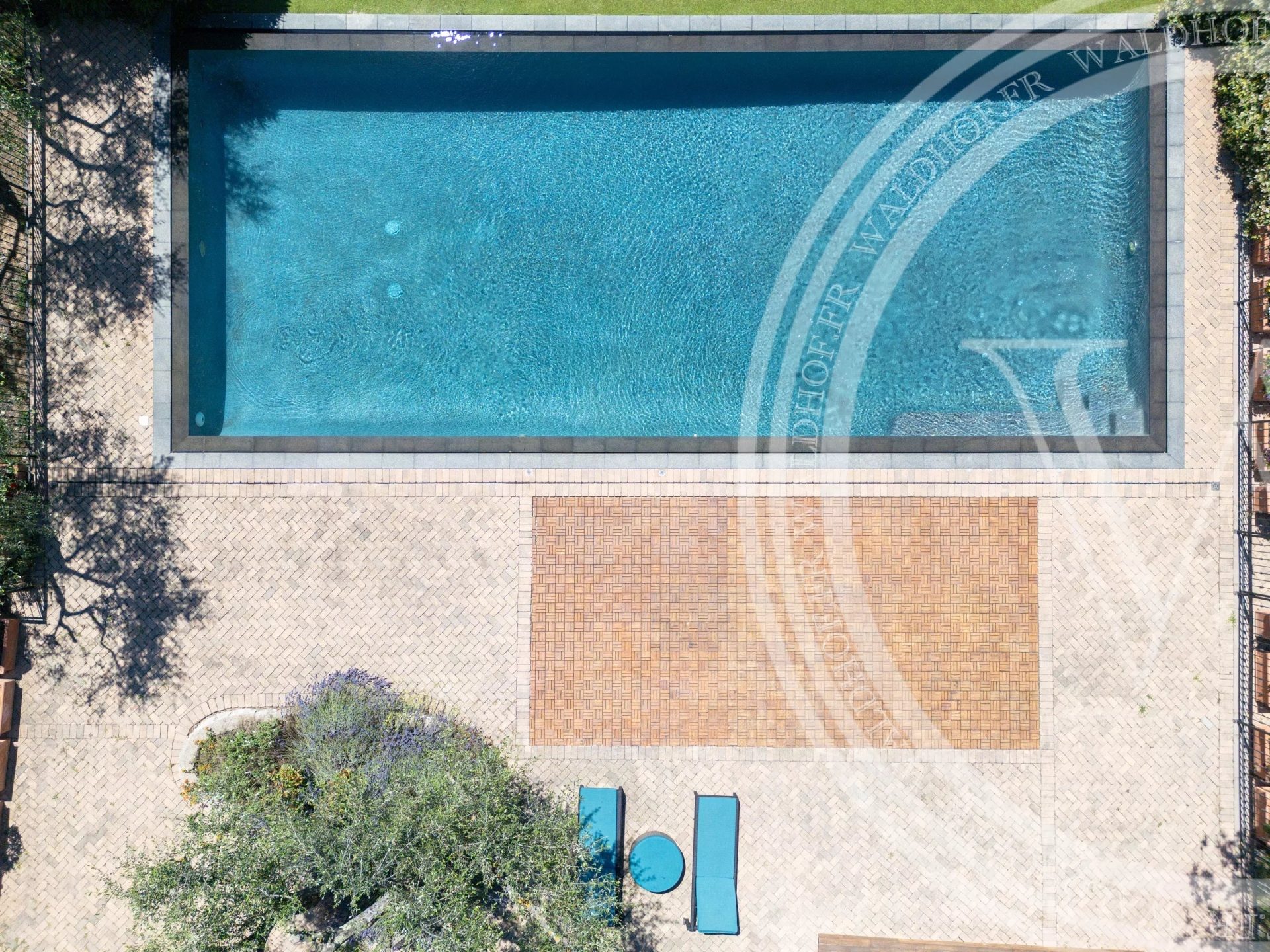 Majestic 600m² Provençal Estate with Panoramic Sea Views, Pool and 5 Suites — 20 Mins from Monaco — photo 48