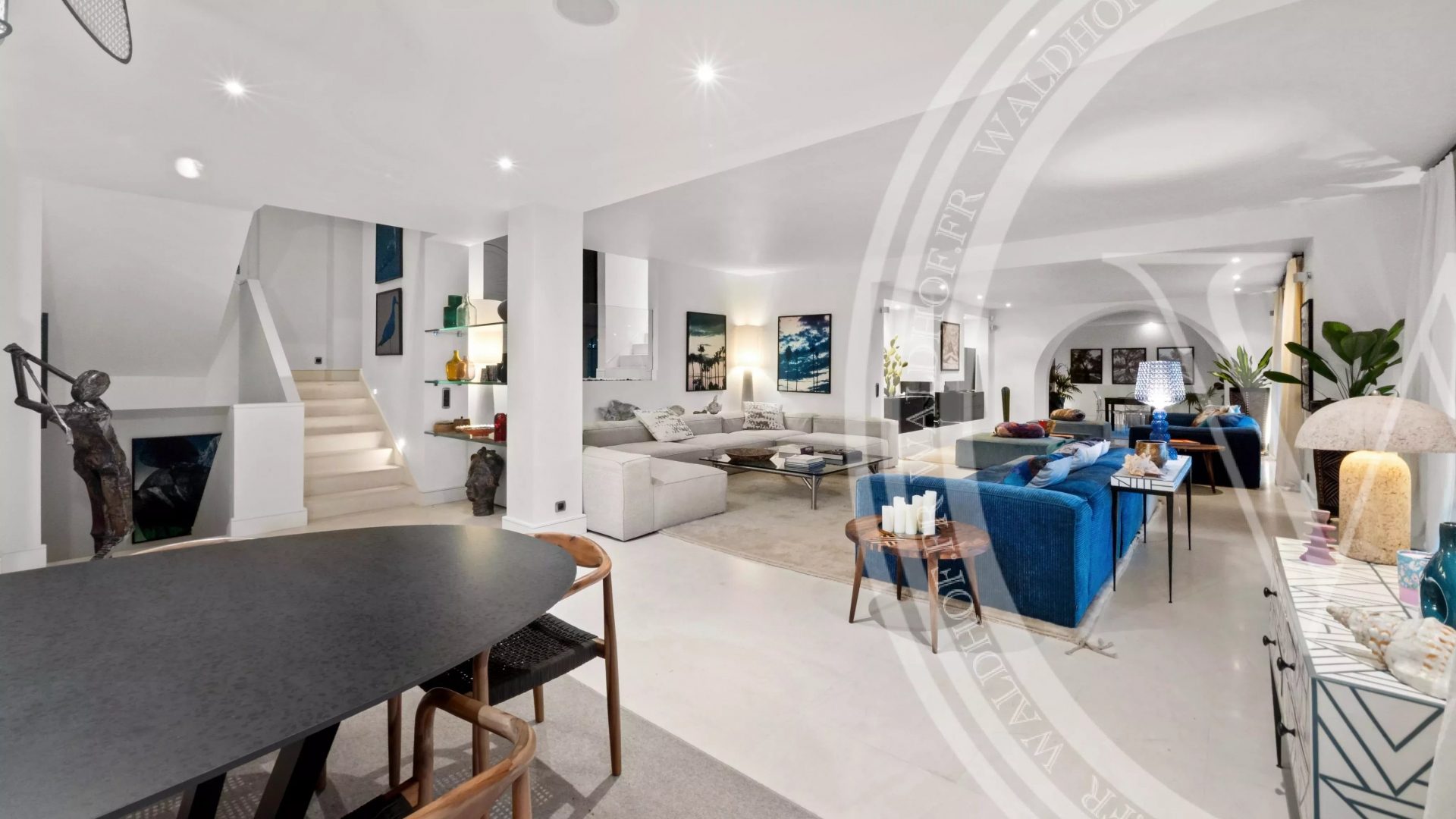 Exceptional Provencal villa with heliport and exclusive amenities — photo 11