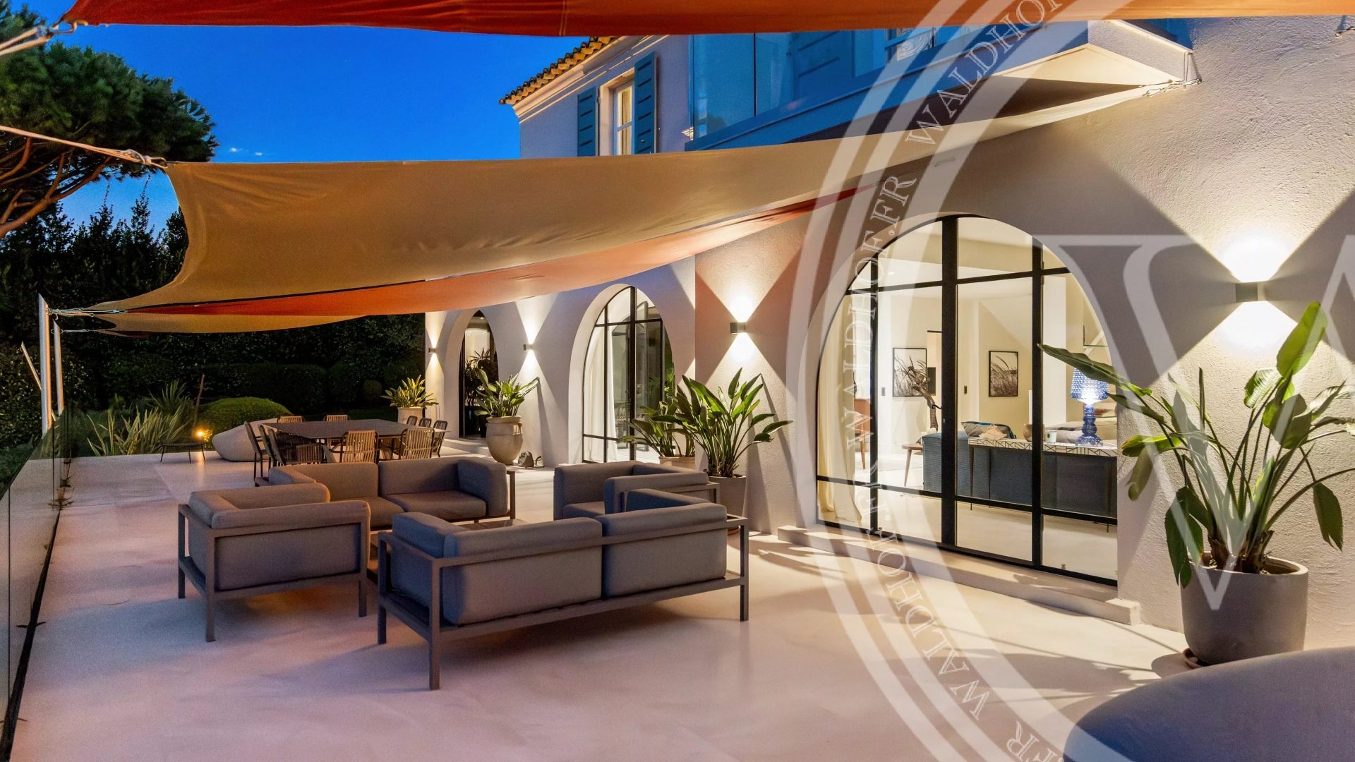 Exceptional Provencal villa with heliport and exclusive amenities — photo 7