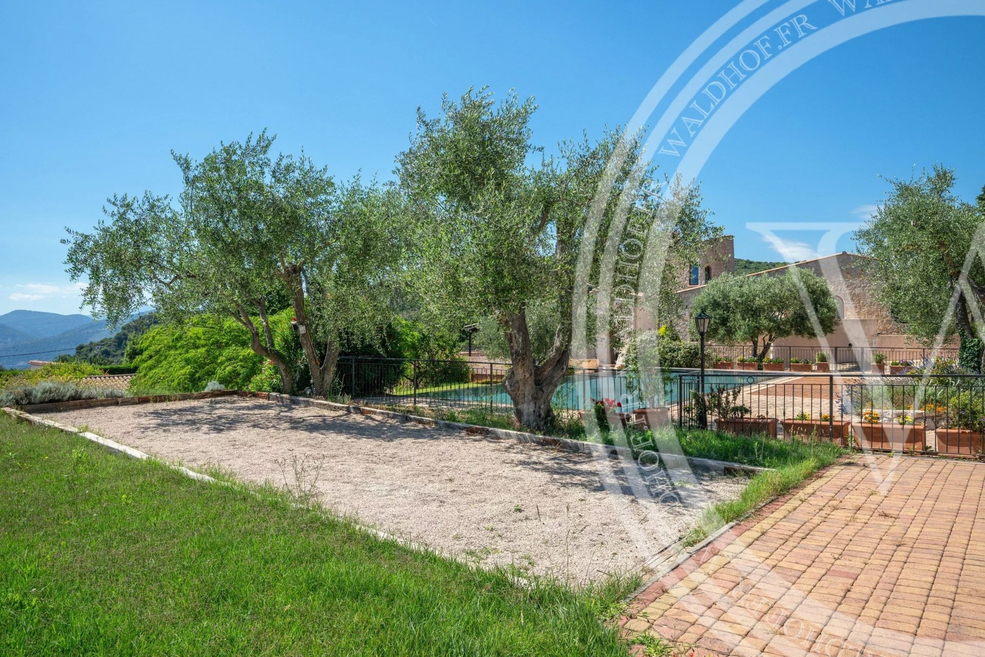 Majestic 600m² Provençal Estate with Panoramic Sea Views, Pool and 5 Suites — 20 Mins from Monaco — photo 18