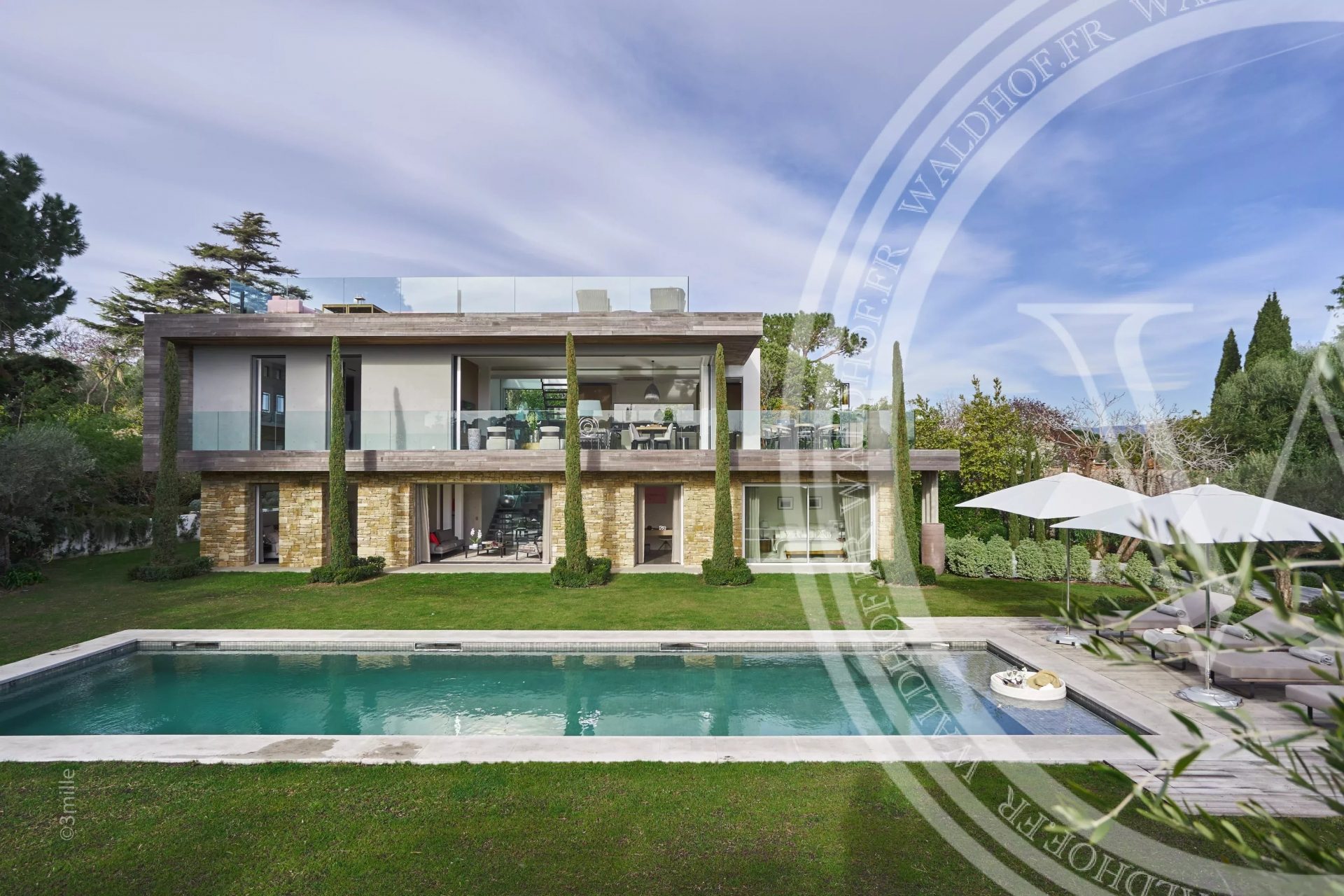 Contemporary villa Cap D’Antibes sea view