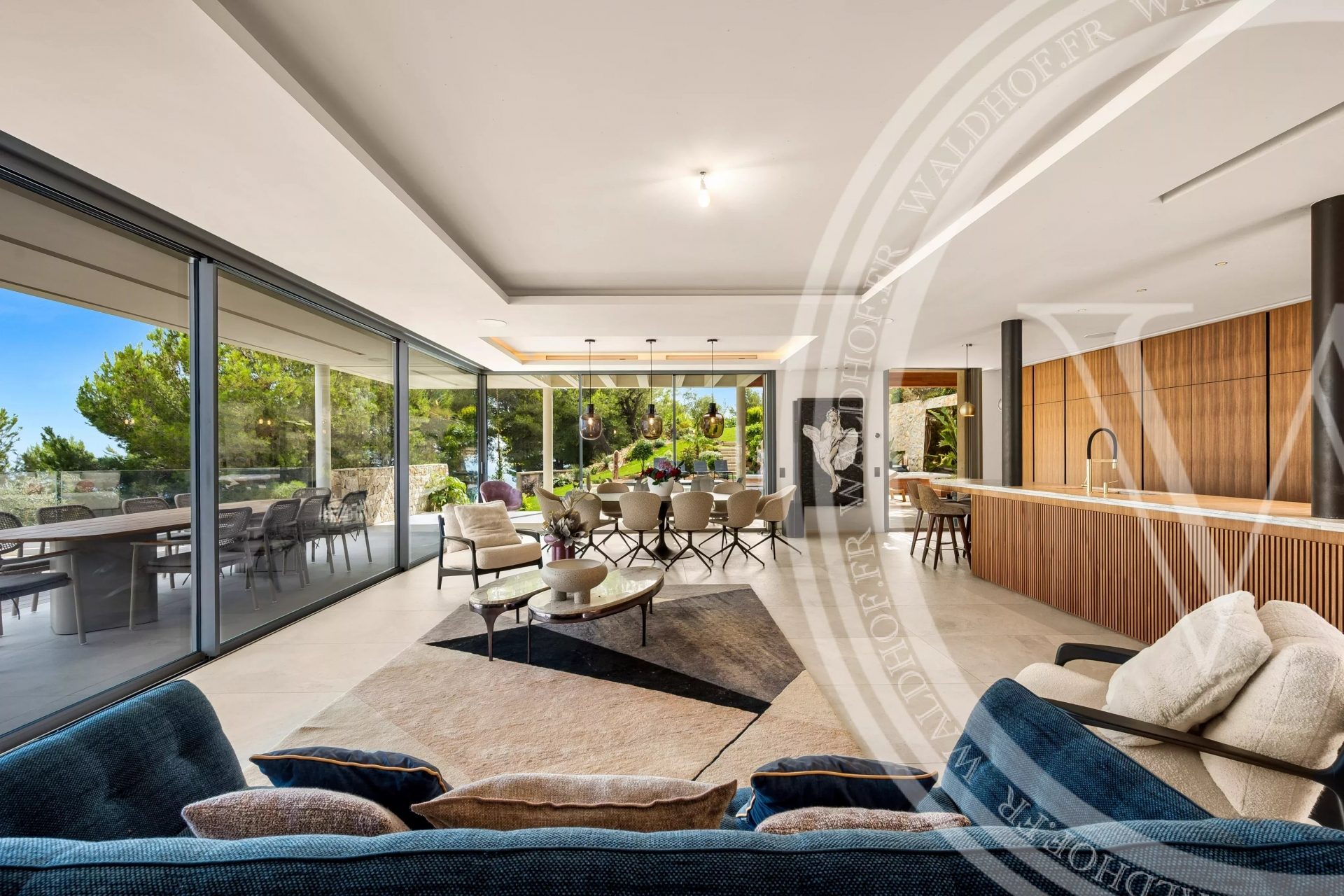 Luxury contemporary villa with sea view in Roquebrune-Cap-Martin — photo 9