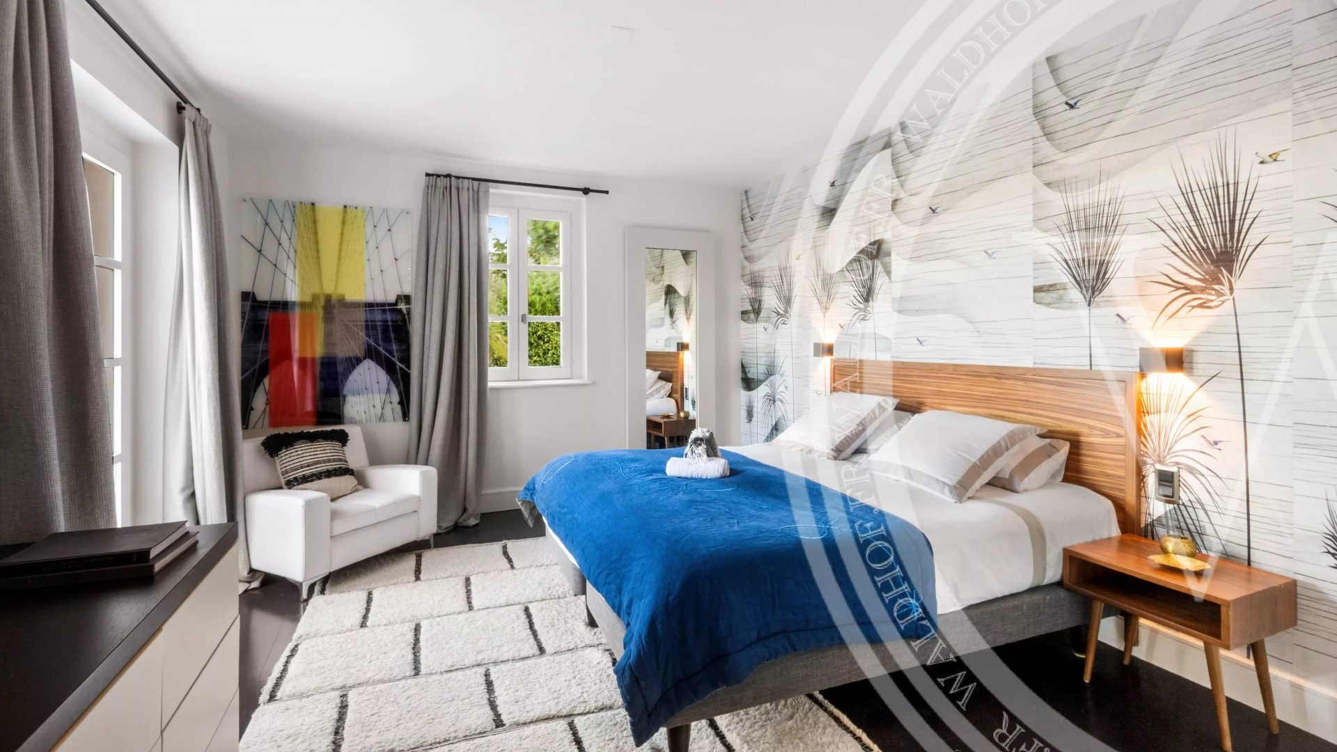 Exceptional Provencal villa with heliport and exclusive amenities — photo 18