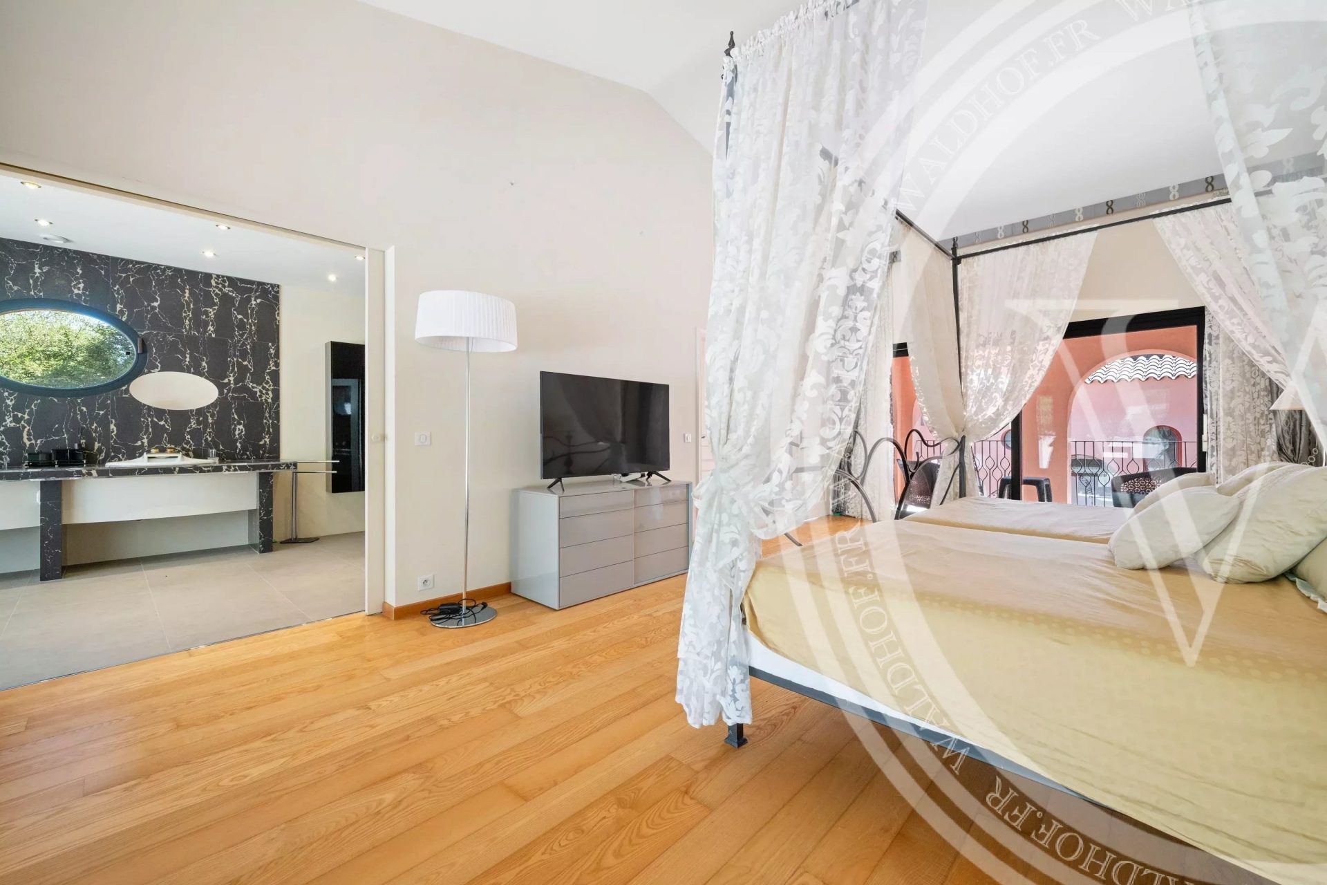Majestic 600m² Provençal Estate with Panoramic Sea Views, Pool and 5 Suites — 20 Mins from Monaco — photo 7