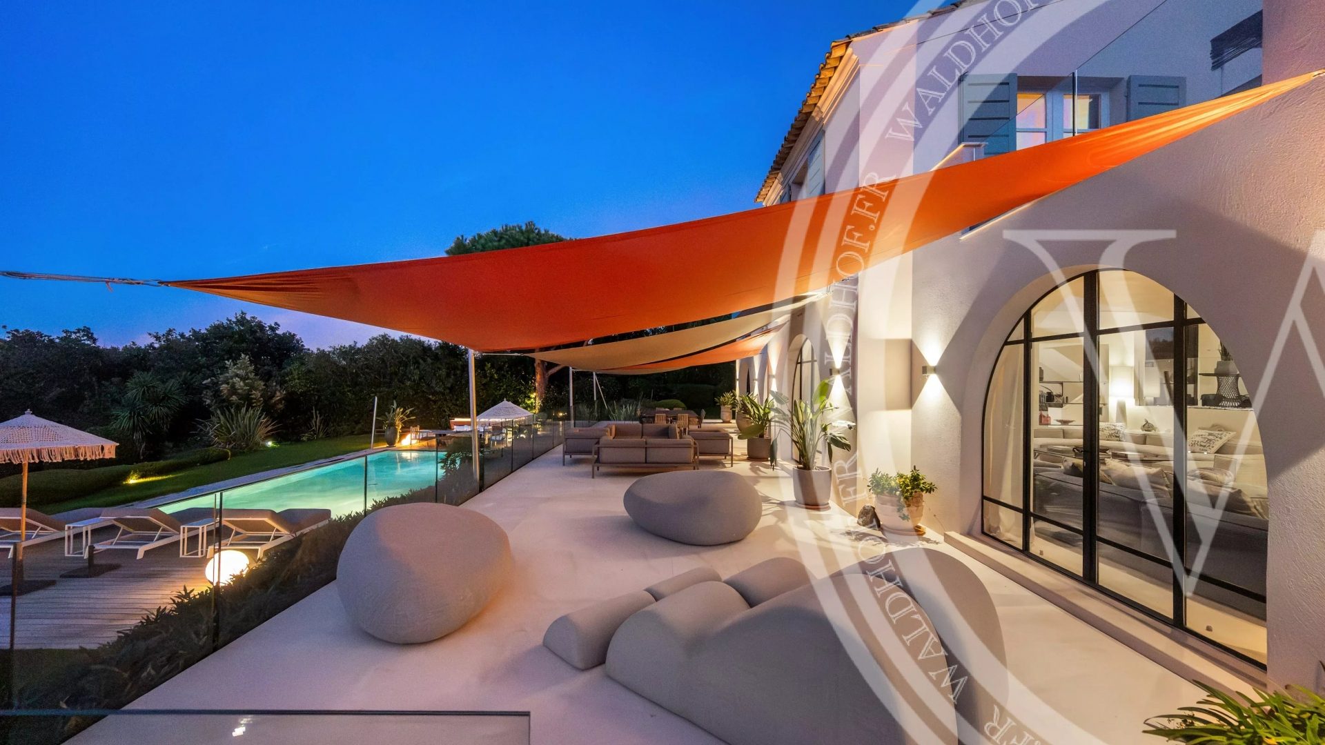 Exceptional Provencal villa with heliport and exclusive amenities — photo 6