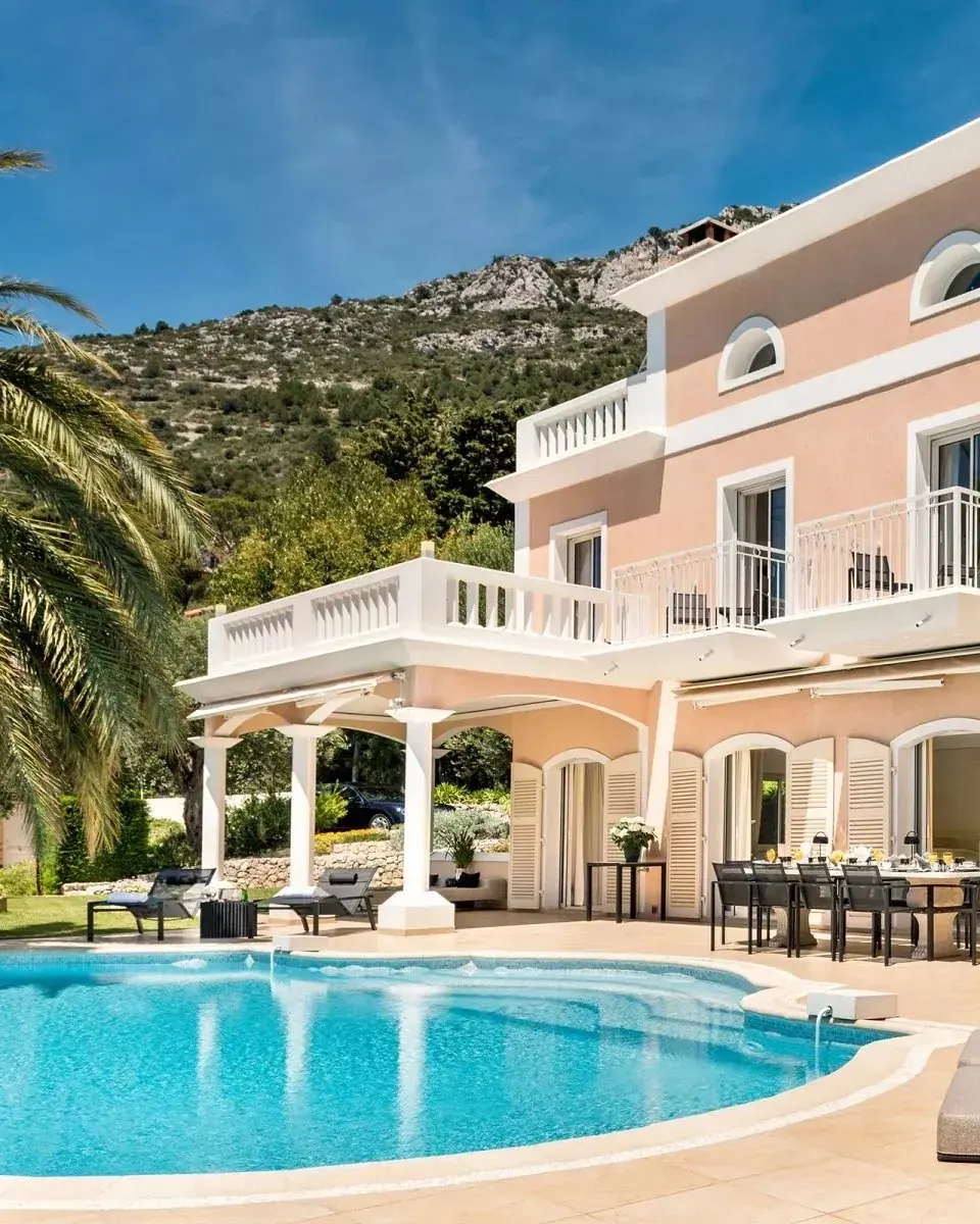 7 bedroom villa - Absolute luxury on the border of Monaco