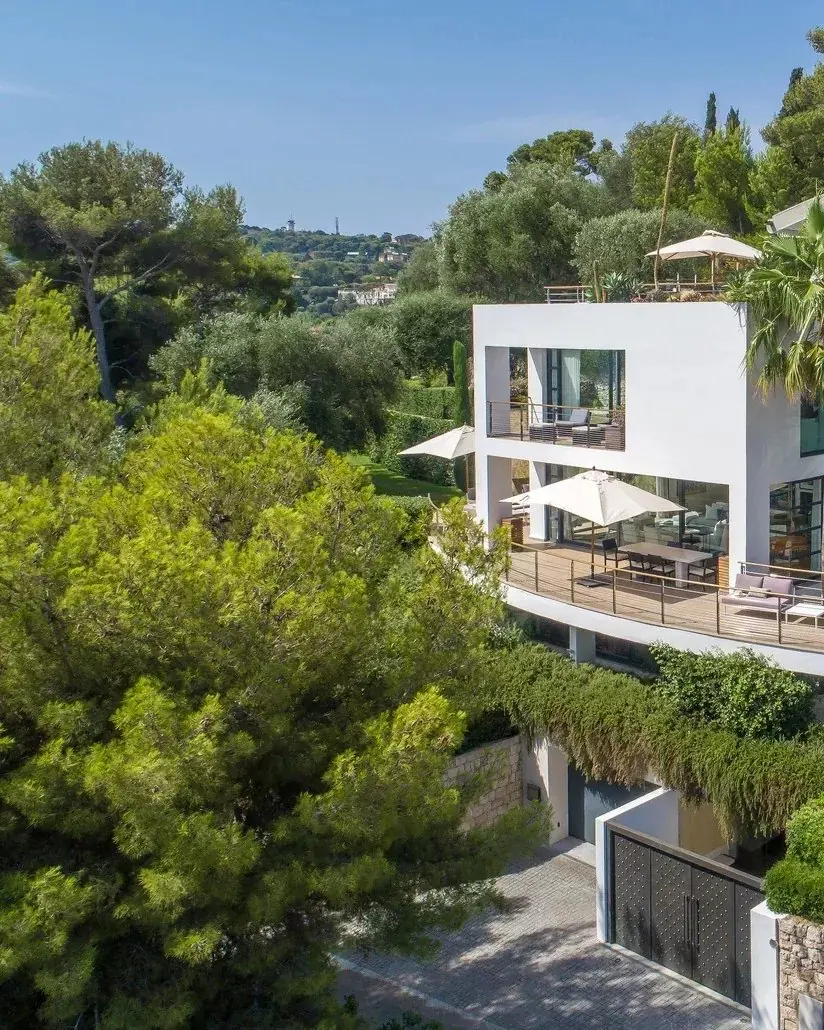 Fully staffed property with large land, two pools walking distance to the beach and port