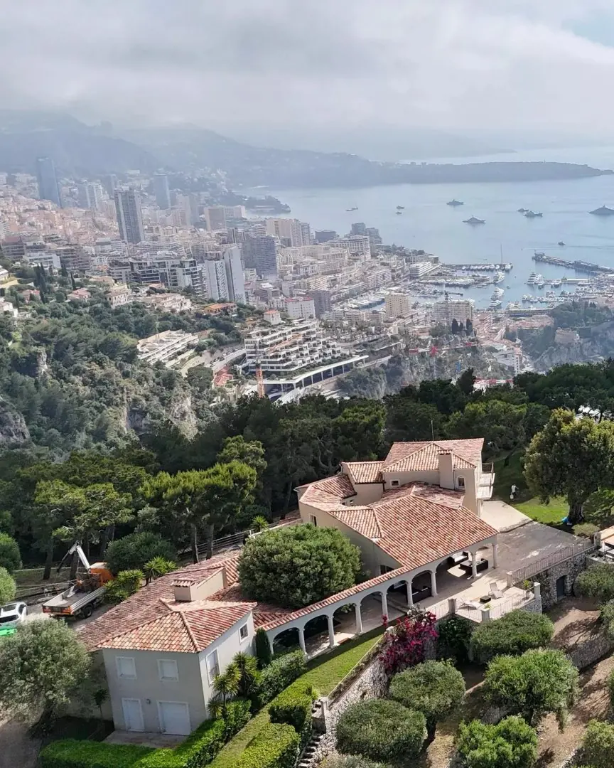 6 bedroom villa with exceptional panoramic view – CAP-D’AIL