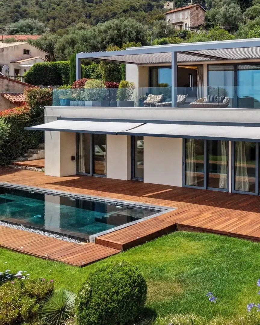 Villa for sale just 500 meters from Monaco with panoramic sea views