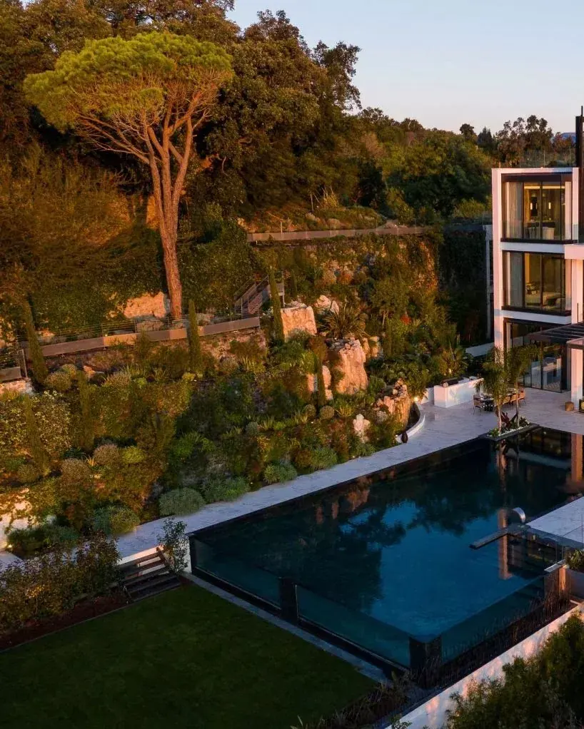 Brand new Luxurious Mega Mansion in the hills of Cannes