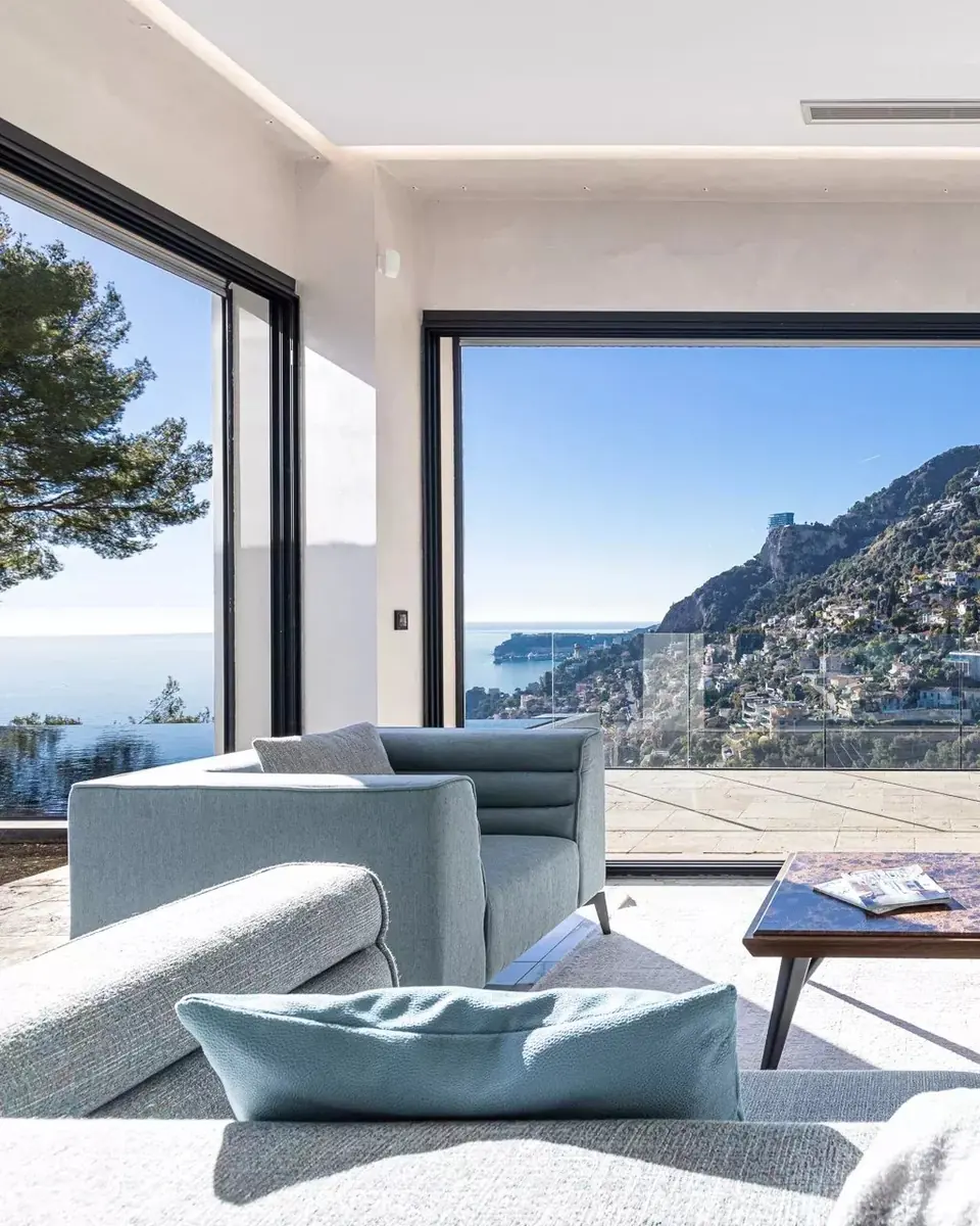 Turn-Key Sea View Villa Just 8 Minutes from Monaco – Renovated Elegance with Spa, Gym and Panoramic Terraces