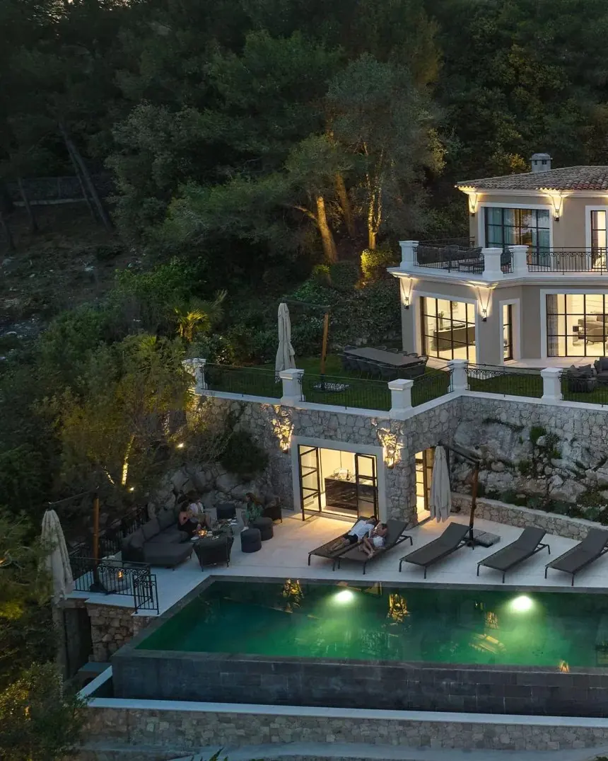 Prestigious Contemporary Property with Sea View, Spa and Cinema - 10 min from Monaco