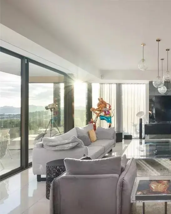 Splendid Contemporary Villa in the Hills of Cannes, Sea View