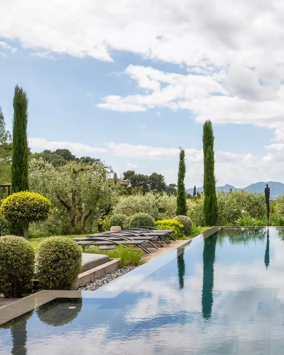 Splendid, luxurious contemporary villa in Mougins.