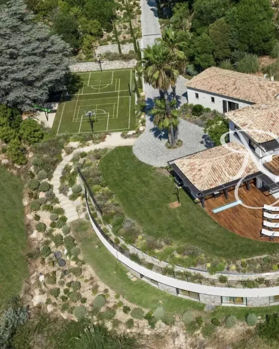 6-bedroom Panoramic sea view villa with tennis court