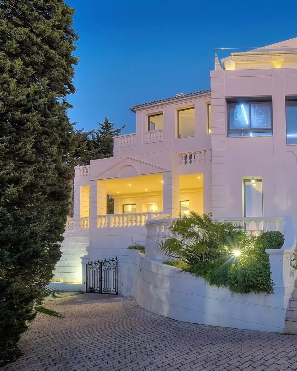 Splendid Property in Cannes Montfleury with Sea View