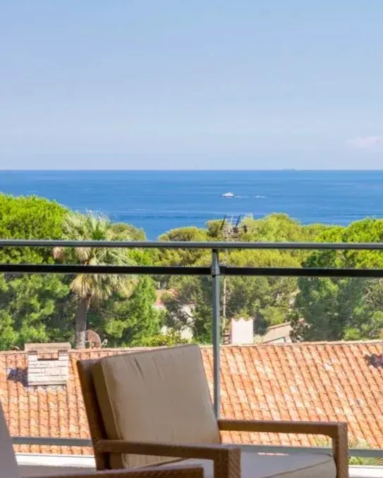 Contemporary Villa in the Heart of Saint-Jean-Cap-Ferrat