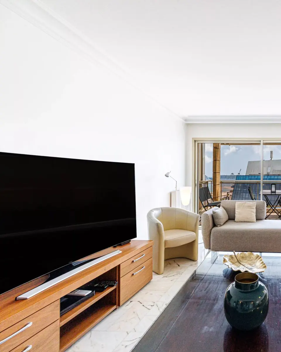 Exceptional 3-Bedroom Apartment on the Croisette — Facing the Palais des Festivals and the Sea
