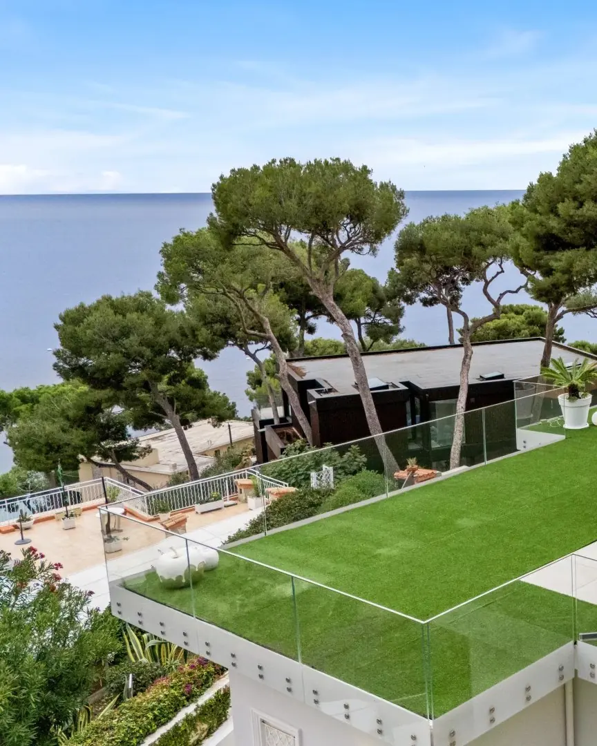 Stunning Villa in Èze-Bord-de-Mer with Sea Views