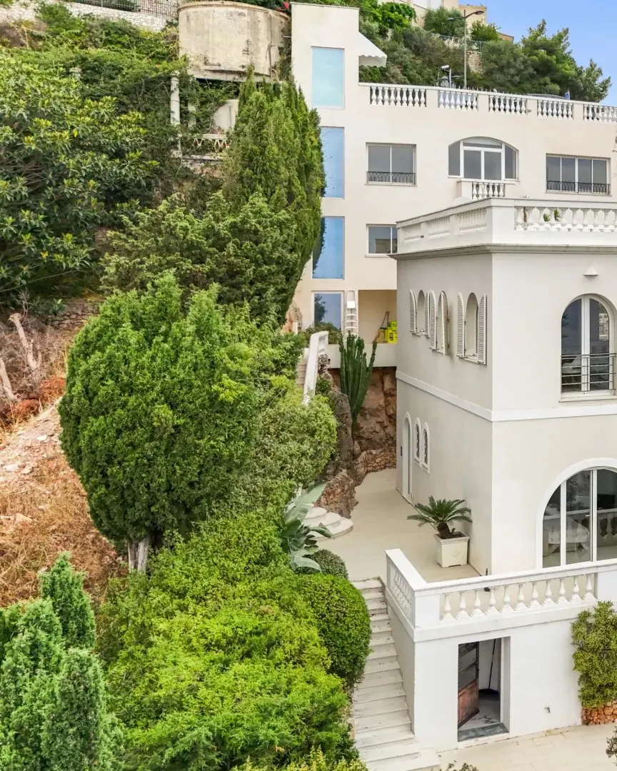 Belle Epoque property with breathtaking sea view