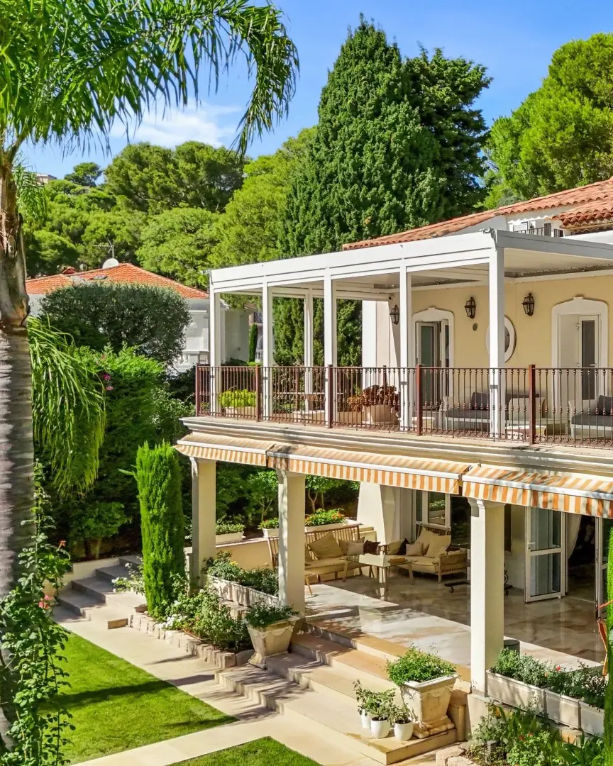 Elegant Renovated Villa with Beautiful View in Saint-Jean-Cap-Ferrat
