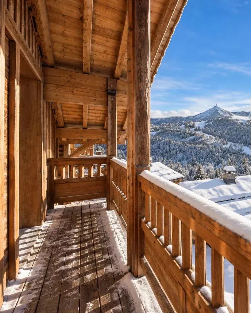 Renovated Alpine Chalet with Panoramic Slope Views, Garage and Ski Room