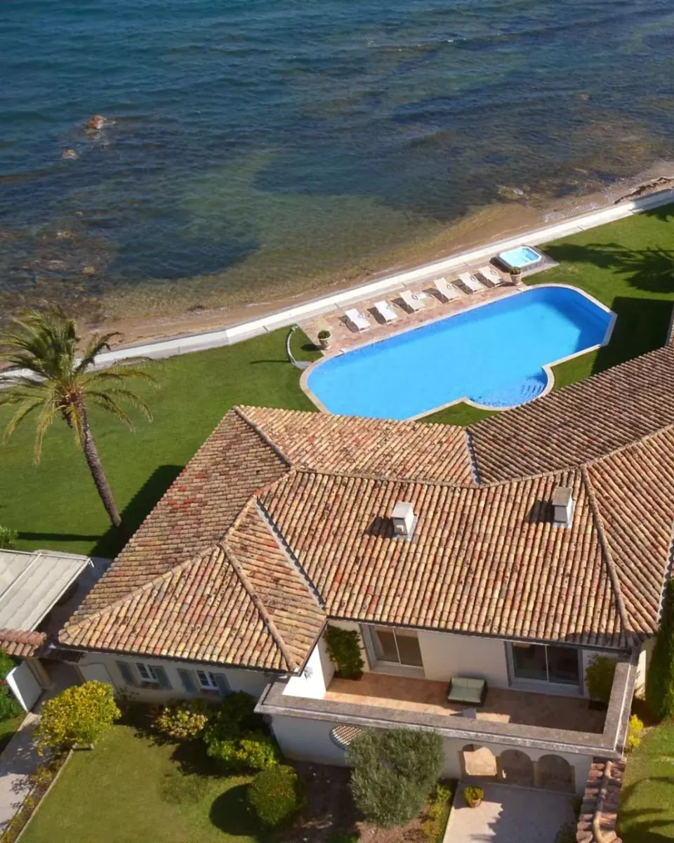 Luxury Beachfront Villa with Pool in Gassin