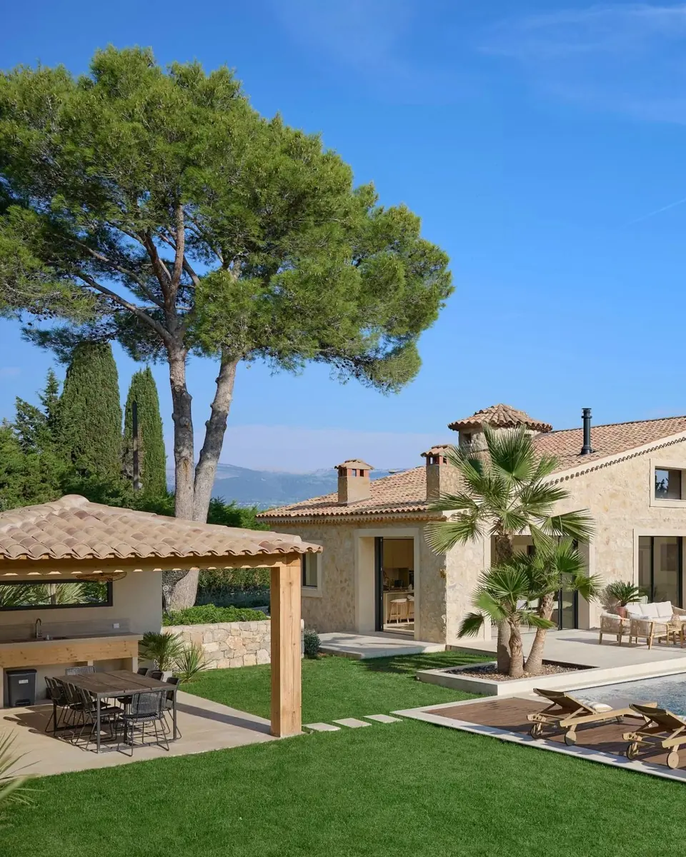 Luxurious 5-Bedroom Villa with Pool in Mougins