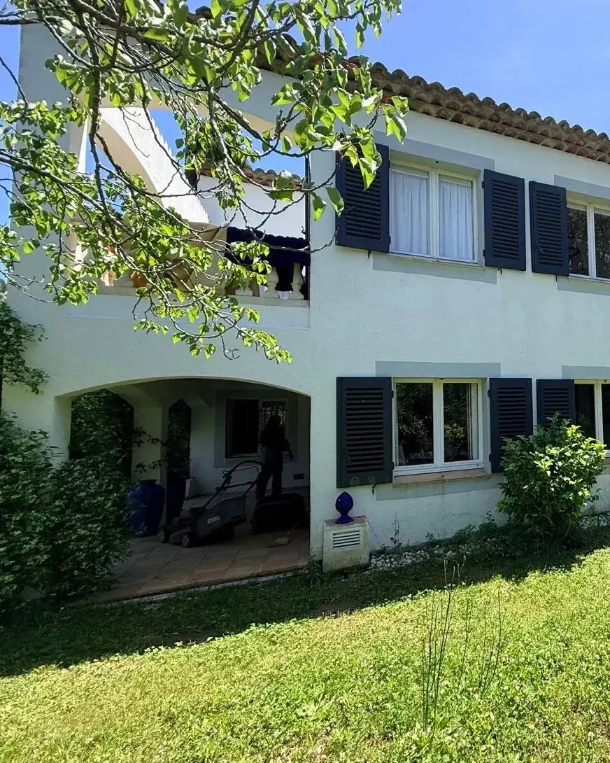 Villa in Saint-Tropez — Seasonal Rental
