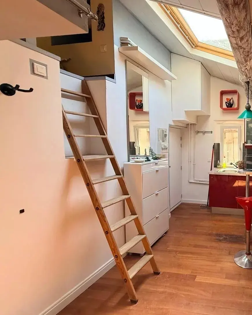 Studio in Cannes, Le Suquet