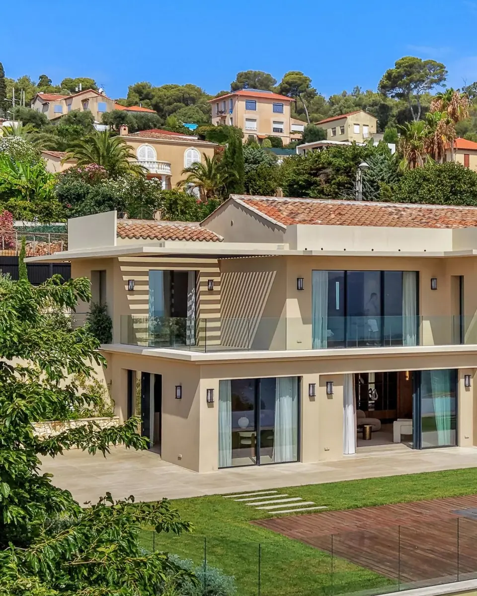 Villefranche-sur-Mer – Bay | Exceptional contemporary villa, sea views on Cap Ferrat