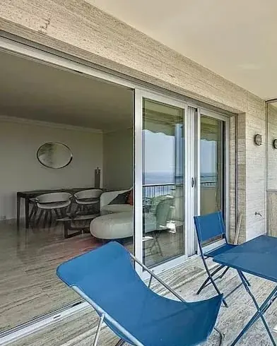 Modern 2-Room Apartment in Cannes with Pool