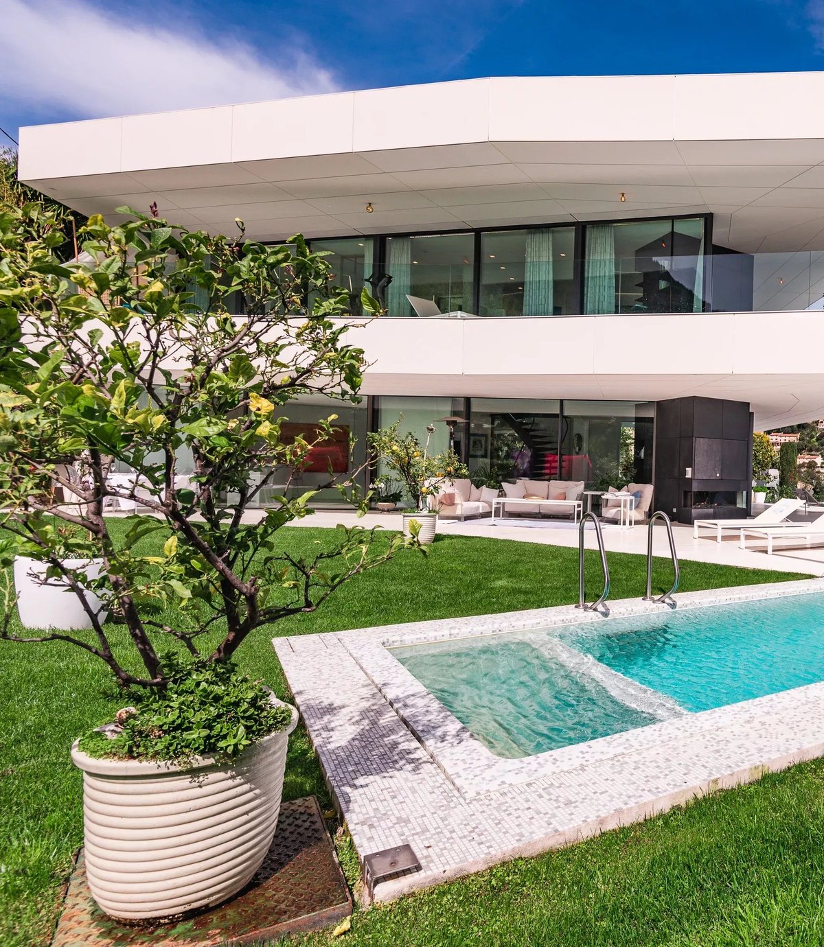 Designer villa overlooking Monaco, in Beausoleil